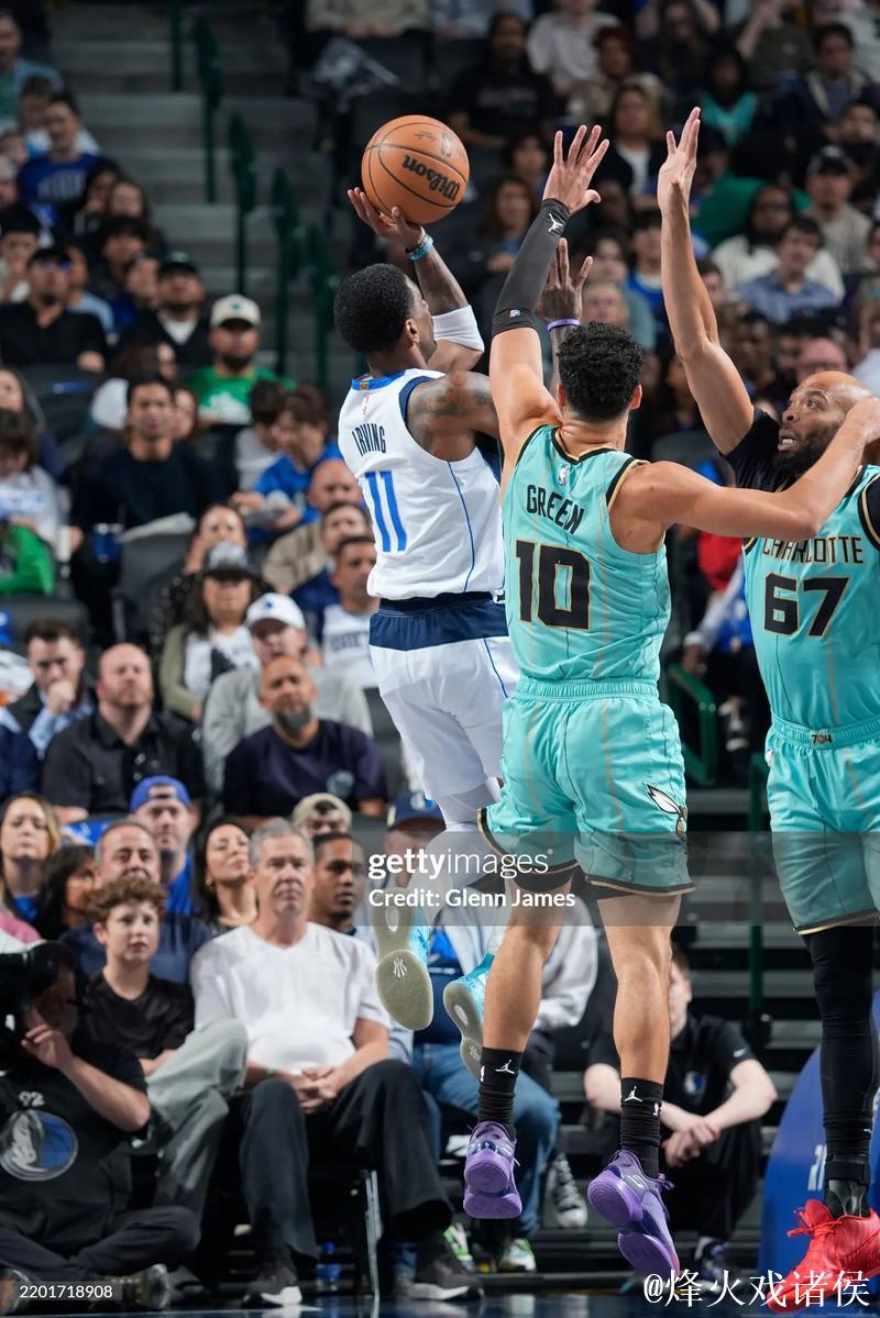 三球44分无力回天黄蜂不敌魔术 欧文末节发威独行侠翻盘老鹰 三球44分无力回天黄蜂不敌魔术 欧文末节发威独行侠翻盘老鹰